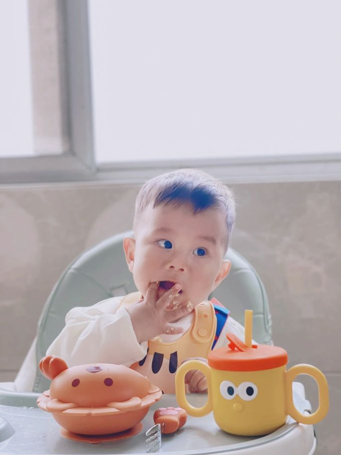 奥克兔兔婴幼儿水杯