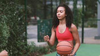 女生打篮球的好处——不仅减肥增高还塑形！！