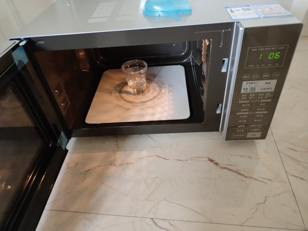收到微波炉了很好看大气上档次,加热快,功