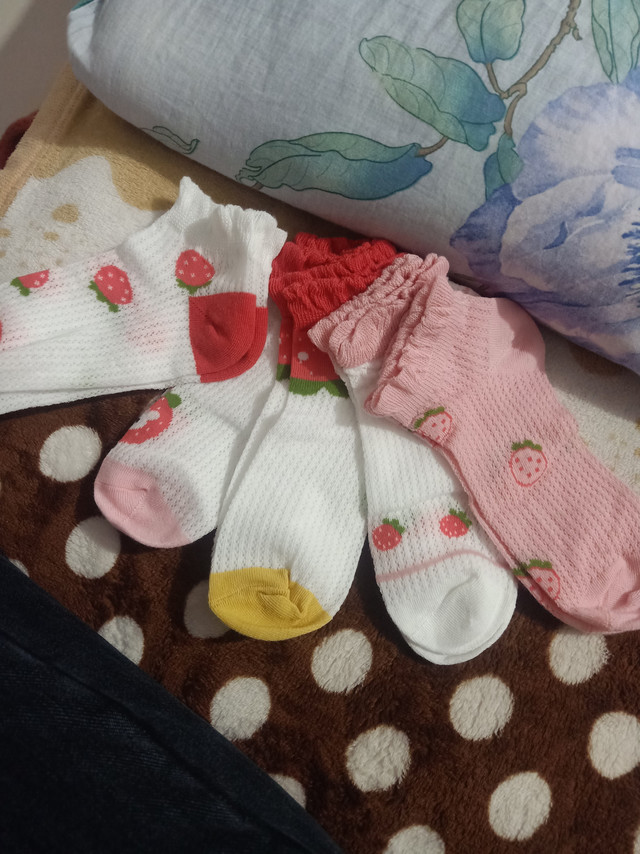 袜子收到了，质量非常好摸着也很柔软