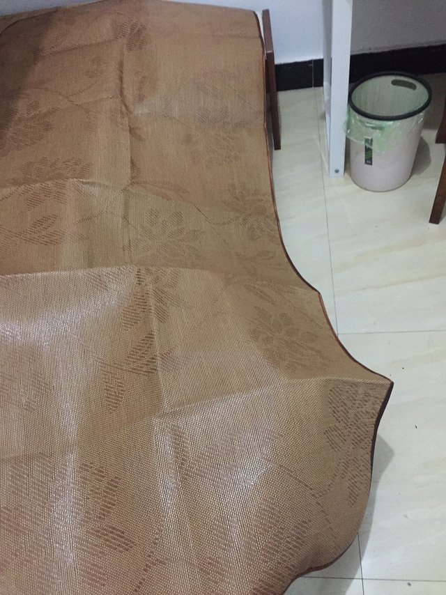 收到后立马拆包，铺上以后看起来美观大方，