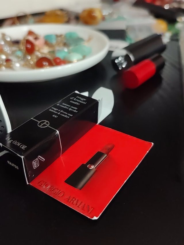 
我们什么都没有，唯一的本钱就是青春

