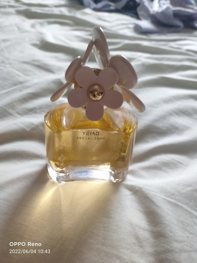 之前买了小小雏菊的蓝瓶觉得味道好好闻好