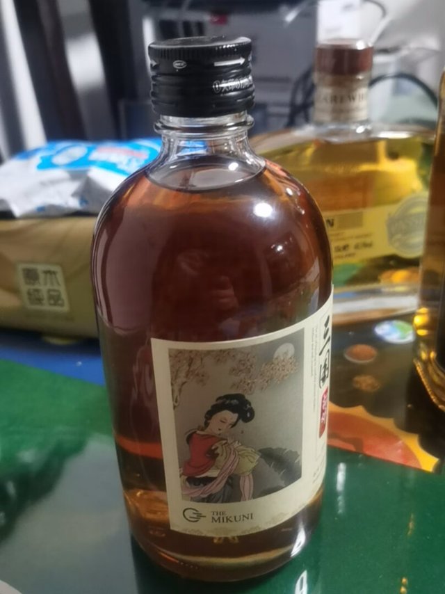 
京东搞活动买的酒，就是袖珍了点，其他都