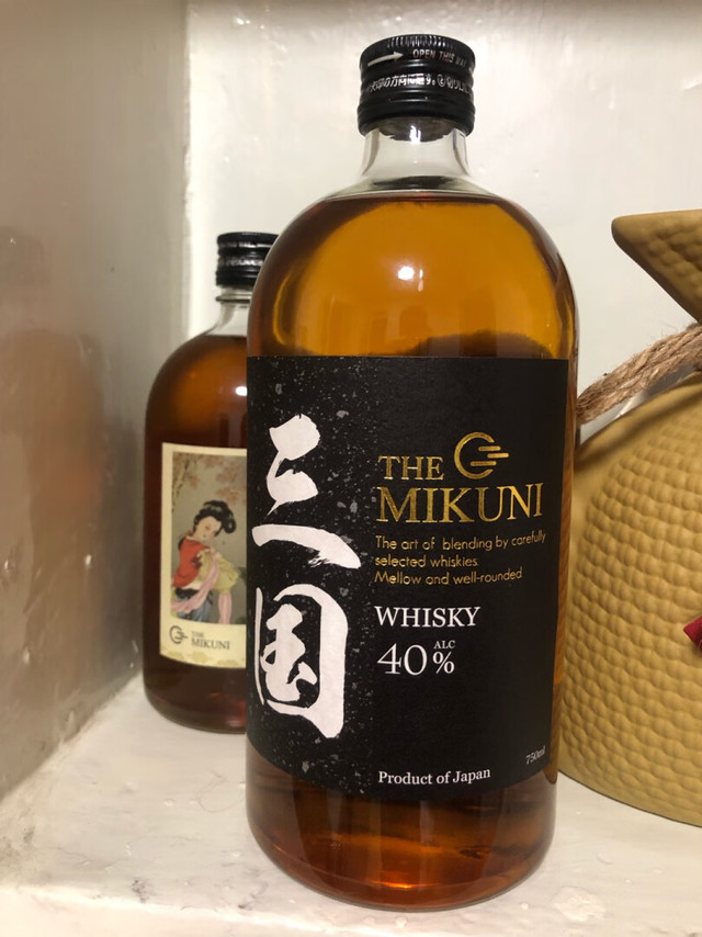 
货已收到，包装严实，完好无损。随酒附赠