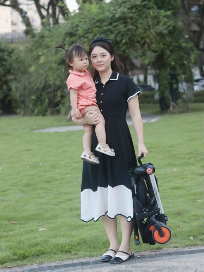 婴儿推车