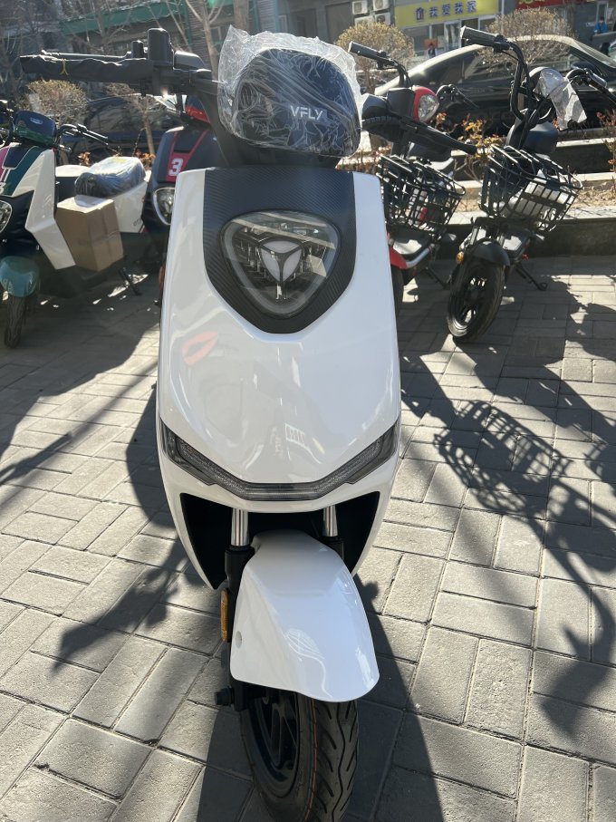 上班代步新选择雅迪vflyn100max电动车