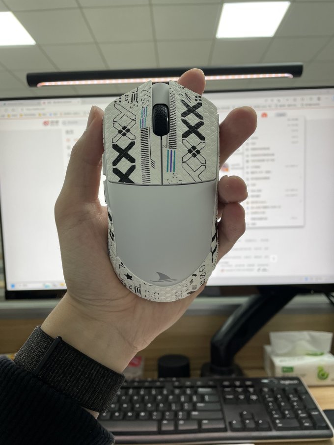 达摩鲨鼠标