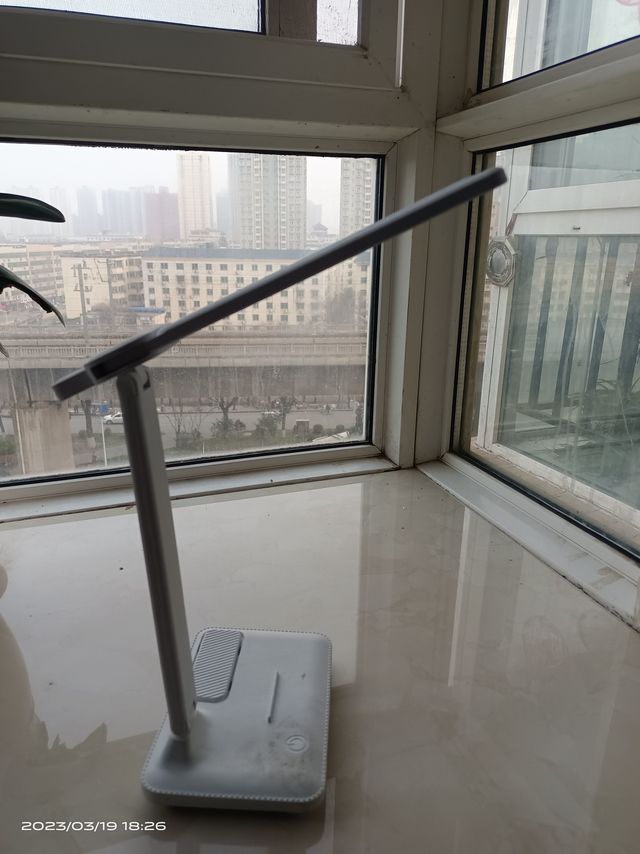 小型轻便，折叠台灯