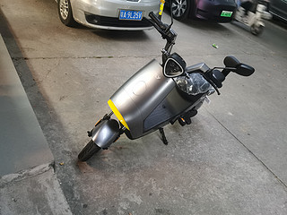 雅迪VFLY电动车 Q90线下提车记