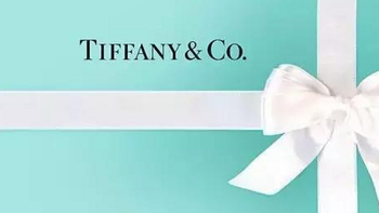 Tiffany & Co.的第一款腕表，精巧夺目，复古设计尽显非凡气质，但我爱而不可得😭