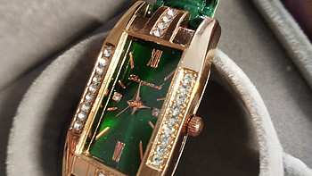 艺术吧 篇十二：非常漂亮的女士细钻绿水鬼手表 