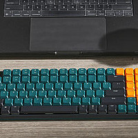 绿联推出 KU102 机械键盘苍岭绿配色：双模、轻音茶轴