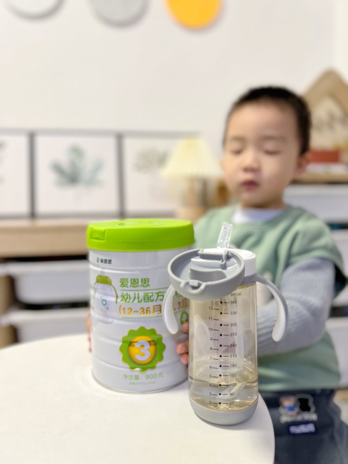 爱恩思婴儿奶粉