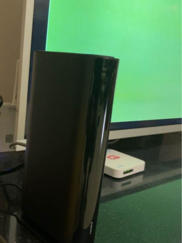 快递神速,比预想的还快。路由器不大,很精