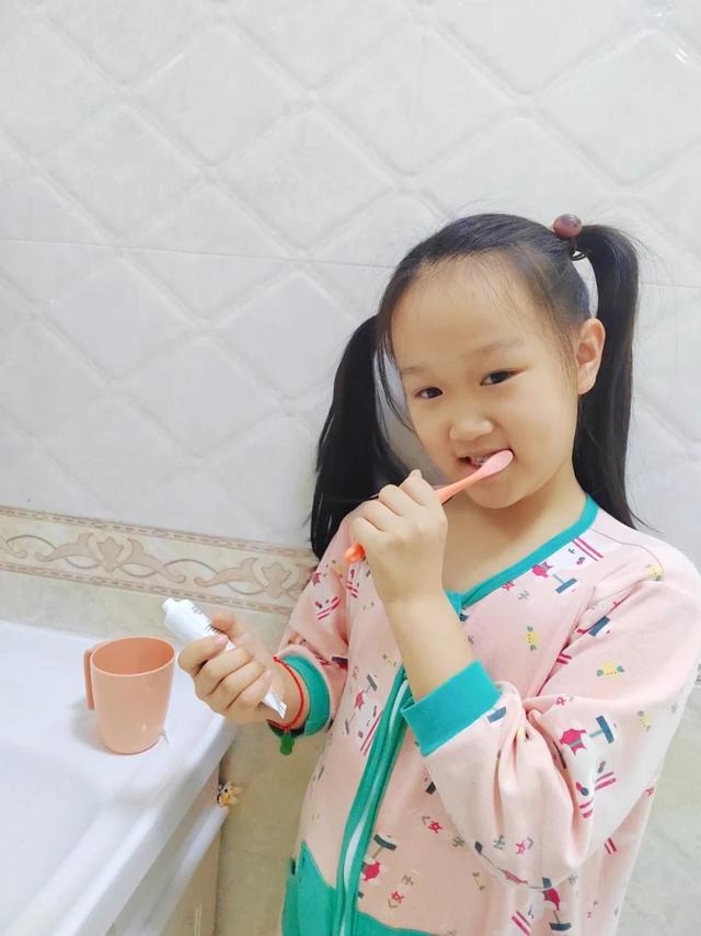 保护牙齿就用奥乐V牙膏 防蛀尖子生
