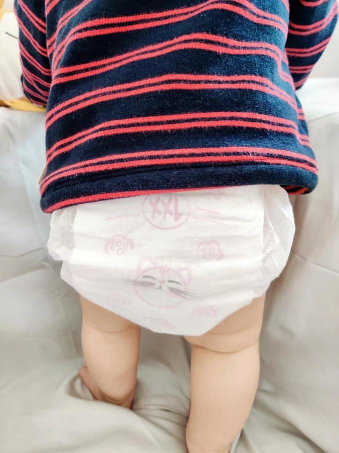 婴儿尿裤