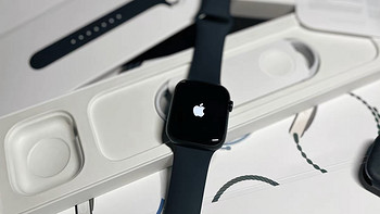 Apple Watch Series 8午夜色铝金属表壳