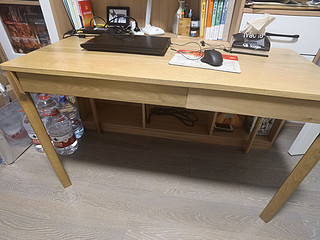 耐用的实木书桌