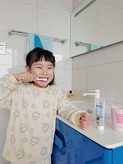 让女儿爱上刷牙，做一个爱笑的小天使~