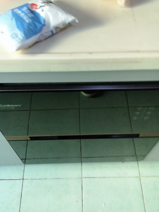 容量大小：容量很大，有专业放菜板的位置