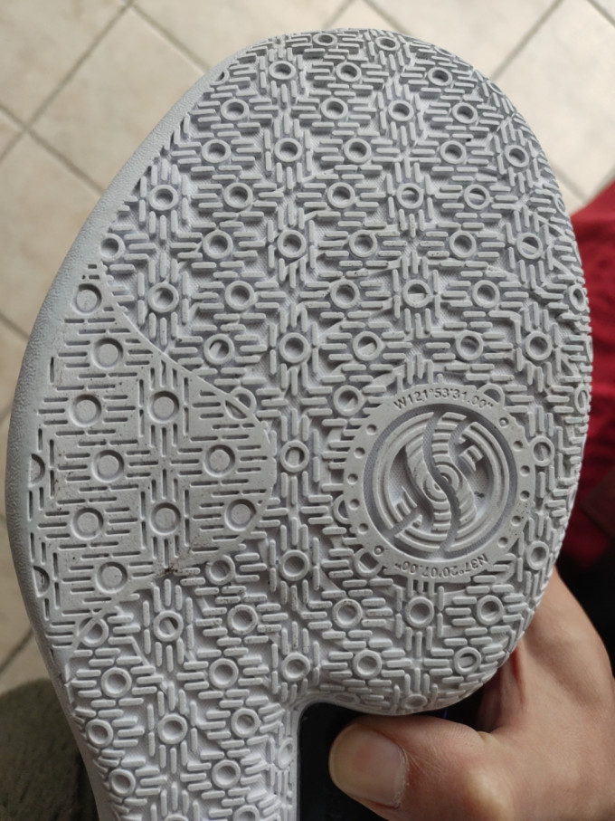 篮球鞋