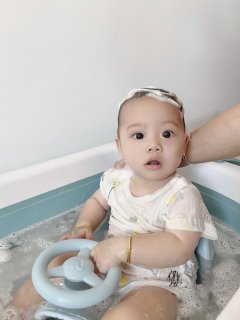 宝宝洗澡变听话的秘密，温和洗护就它啦！