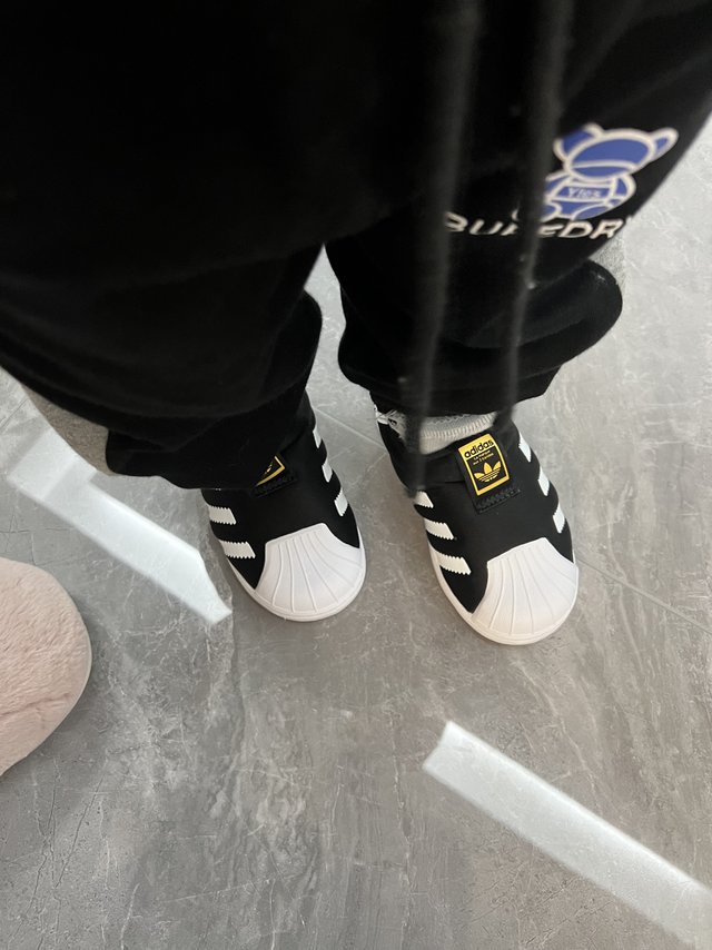 给儿子买的，特别好，刚好有我们可以穿的码