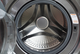 TCL的双子舱洗衣机Q10，大容量的清洗王者！