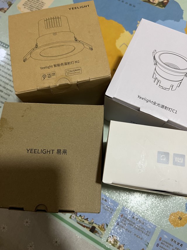 光线亮度：亮度还可以已经买了好几种的射灯