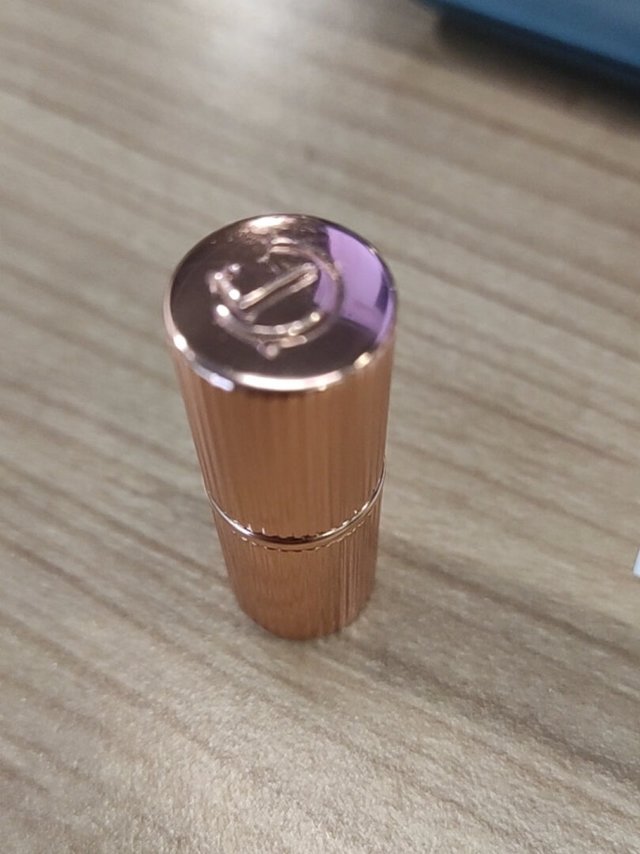 颜色不错！喜欢这种试用装，平时买的那些大