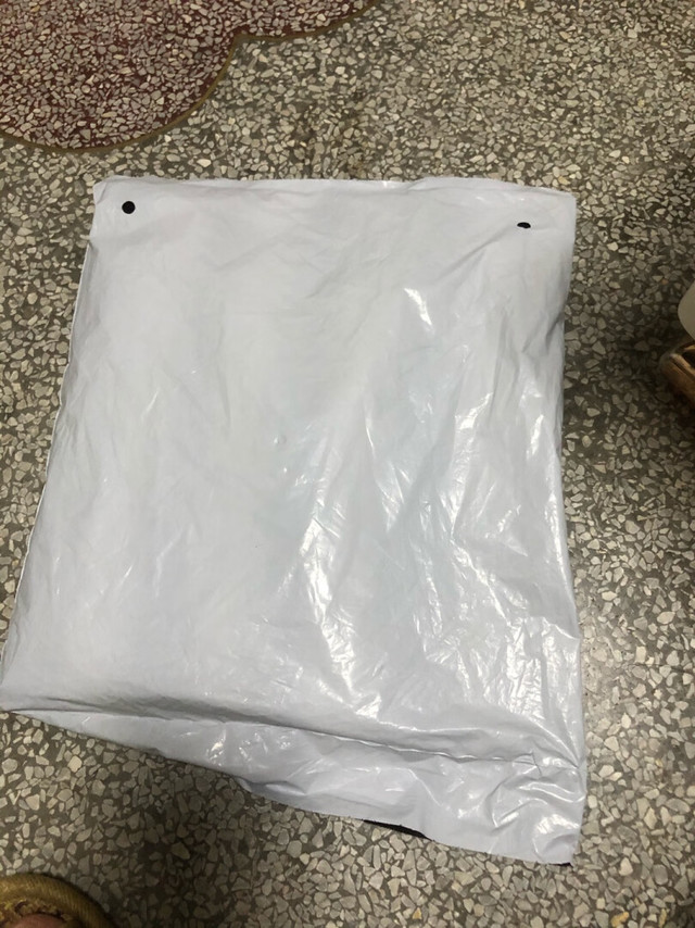 看到搞活动价格美丽落手买了两件。背心面料