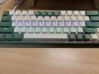 bow绿白配送茶轴有线机械键盘