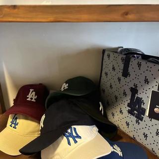不考虑谐音梗，MLB棒球帽实属搭配神器