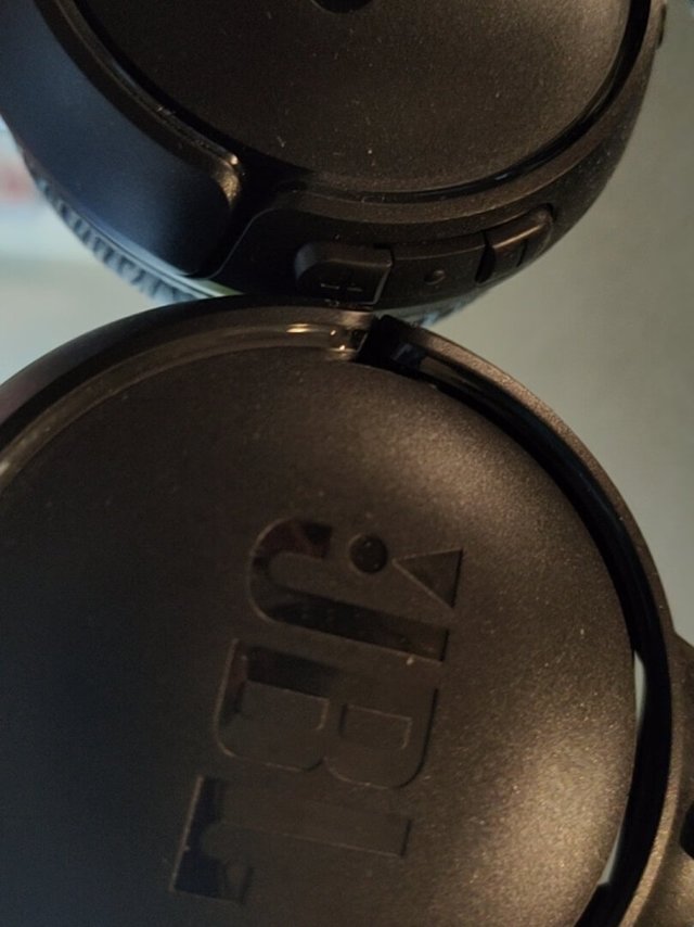 挺好的，jbl的一直不错，颜值很喜欢。