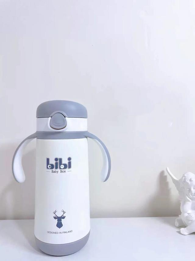 拥有这么好看的水杯我看哪个孩子还不爱喝水
