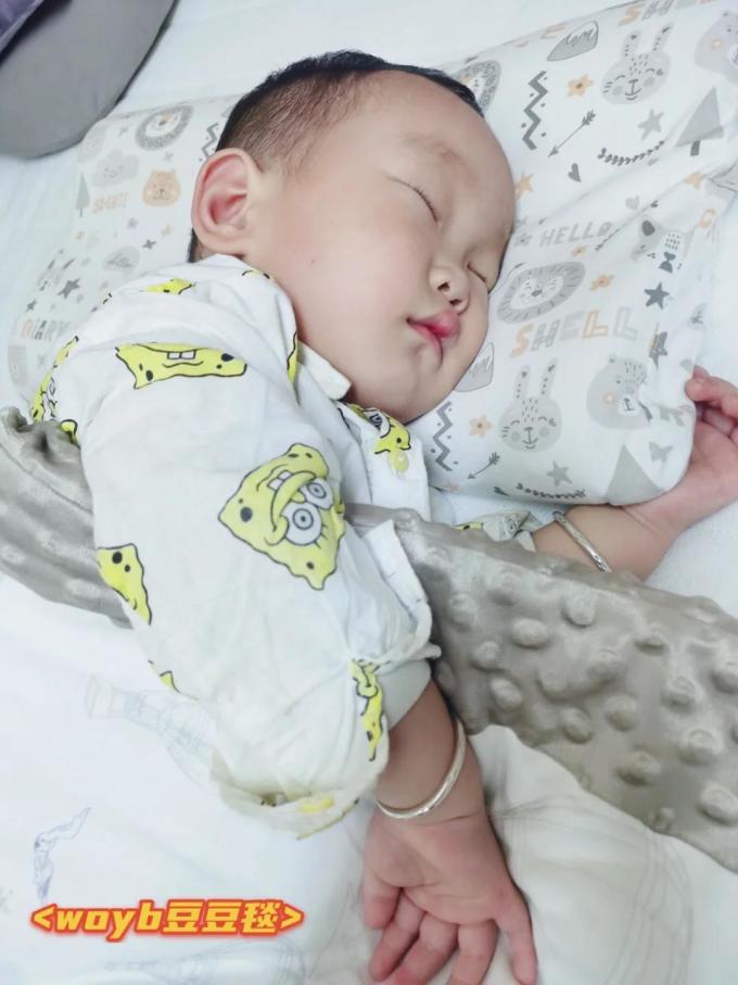 婴儿被褥毛毯