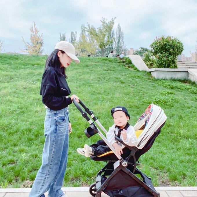 婴儿推车
