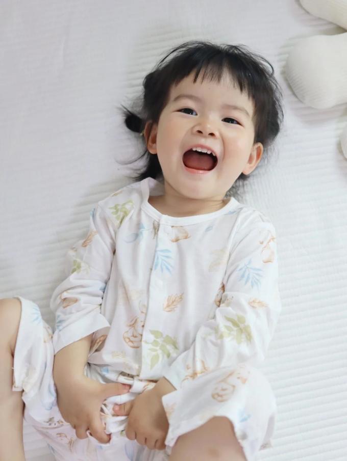 婴儿尿裤