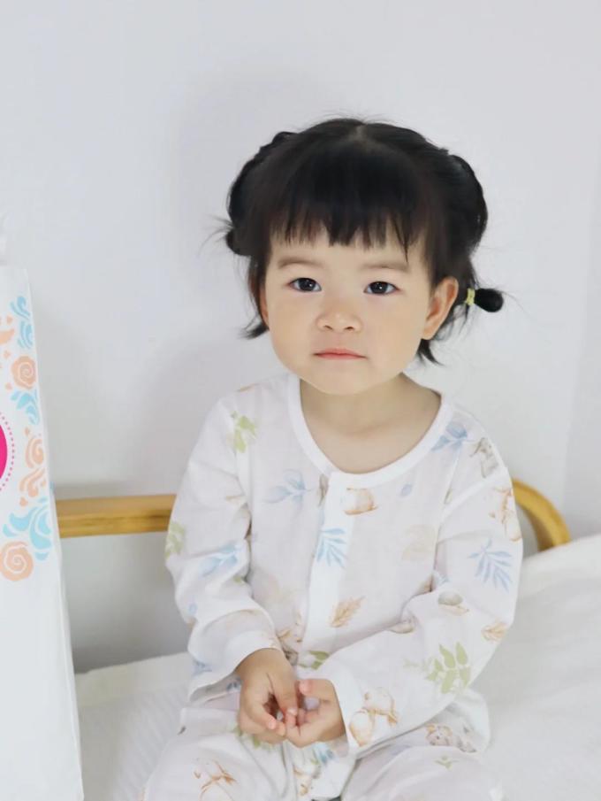 婴儿尿裤