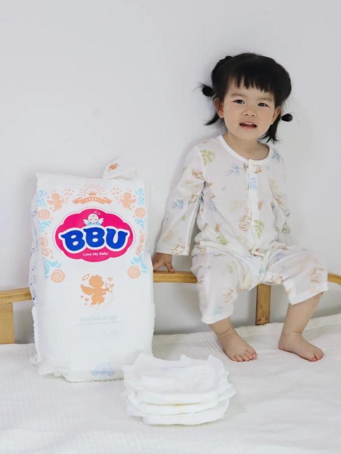婴儿尿裤