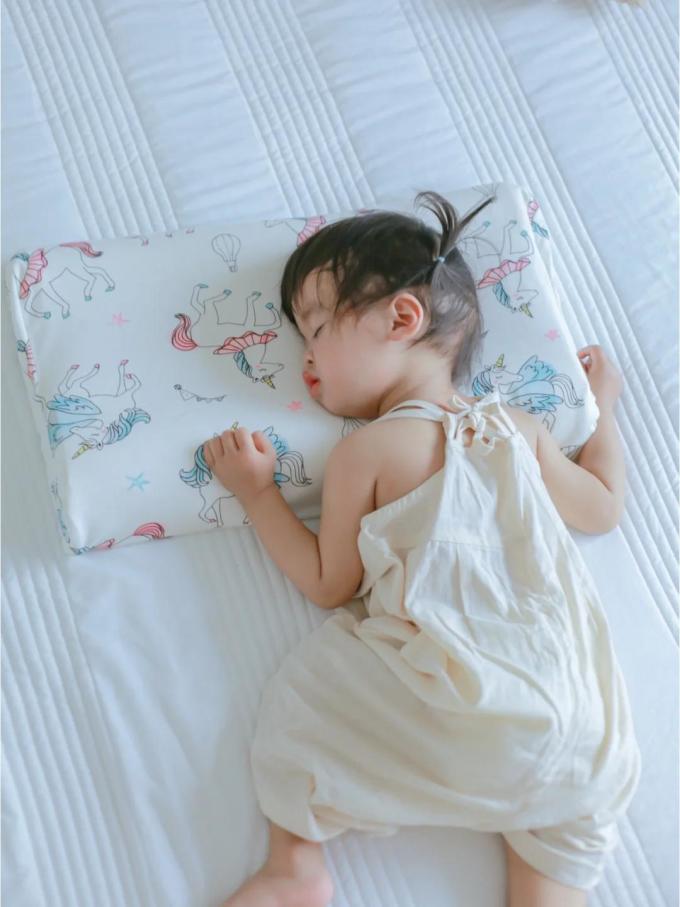 婴儿枕头