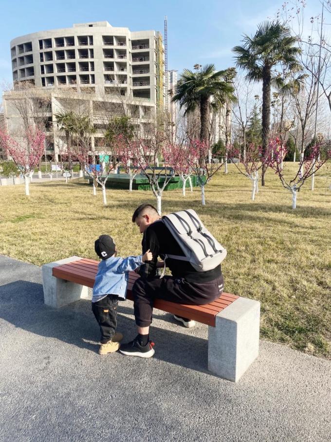 旅行背包