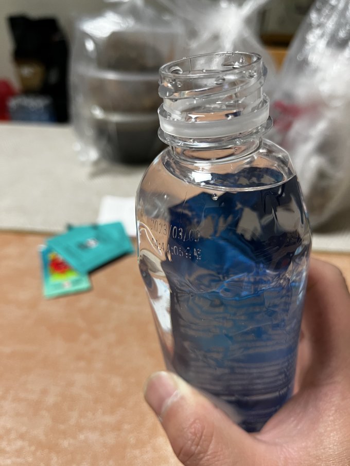 泉自然饮用水