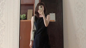 穿什么好看 篇二百零四：这条小黑裙也太适合上班了