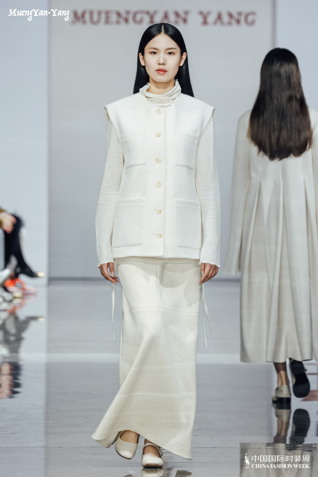 这个年轻的设计师品牌,将千年非遗技艺带进了衣服里