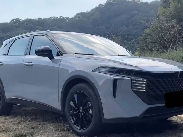 大空间的启辰大V!