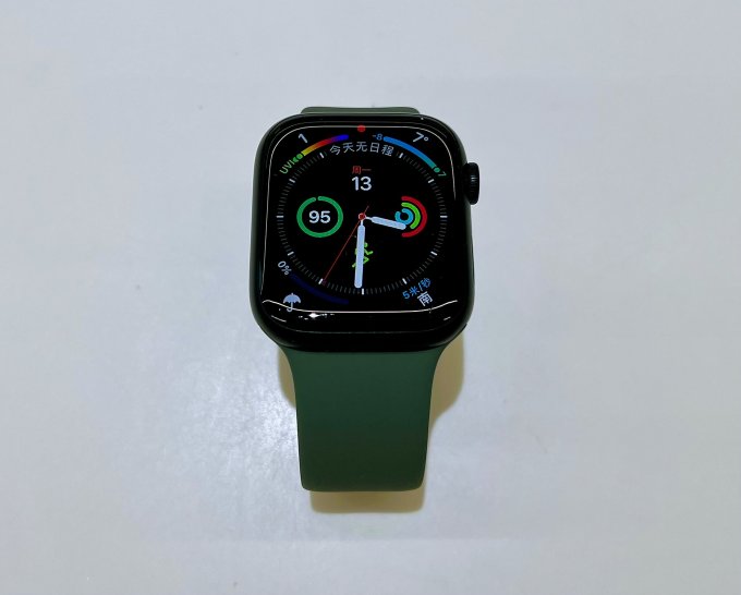 苹果智能手表怎么样 这一抹绿才是属于春天的颜色新款橄榄色表带_什么