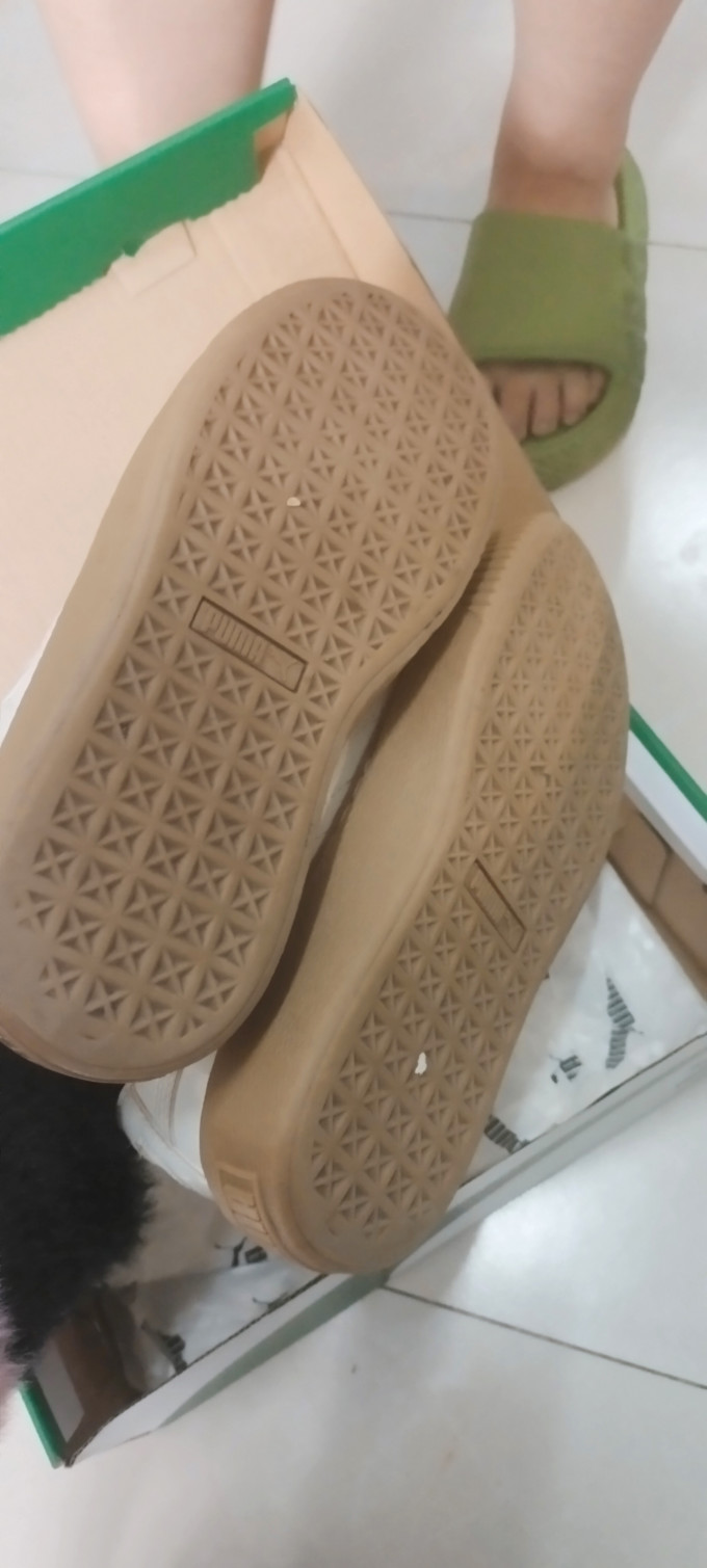 运动板鞋