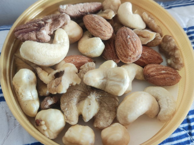 喵满分坚果炒货